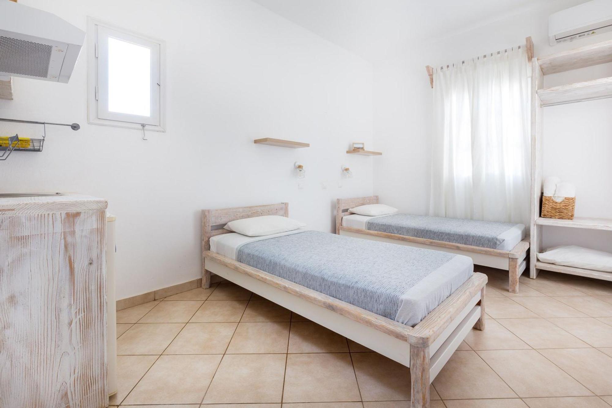 Harama Hotel Schinousa Schoinoussa エクステリア 写真