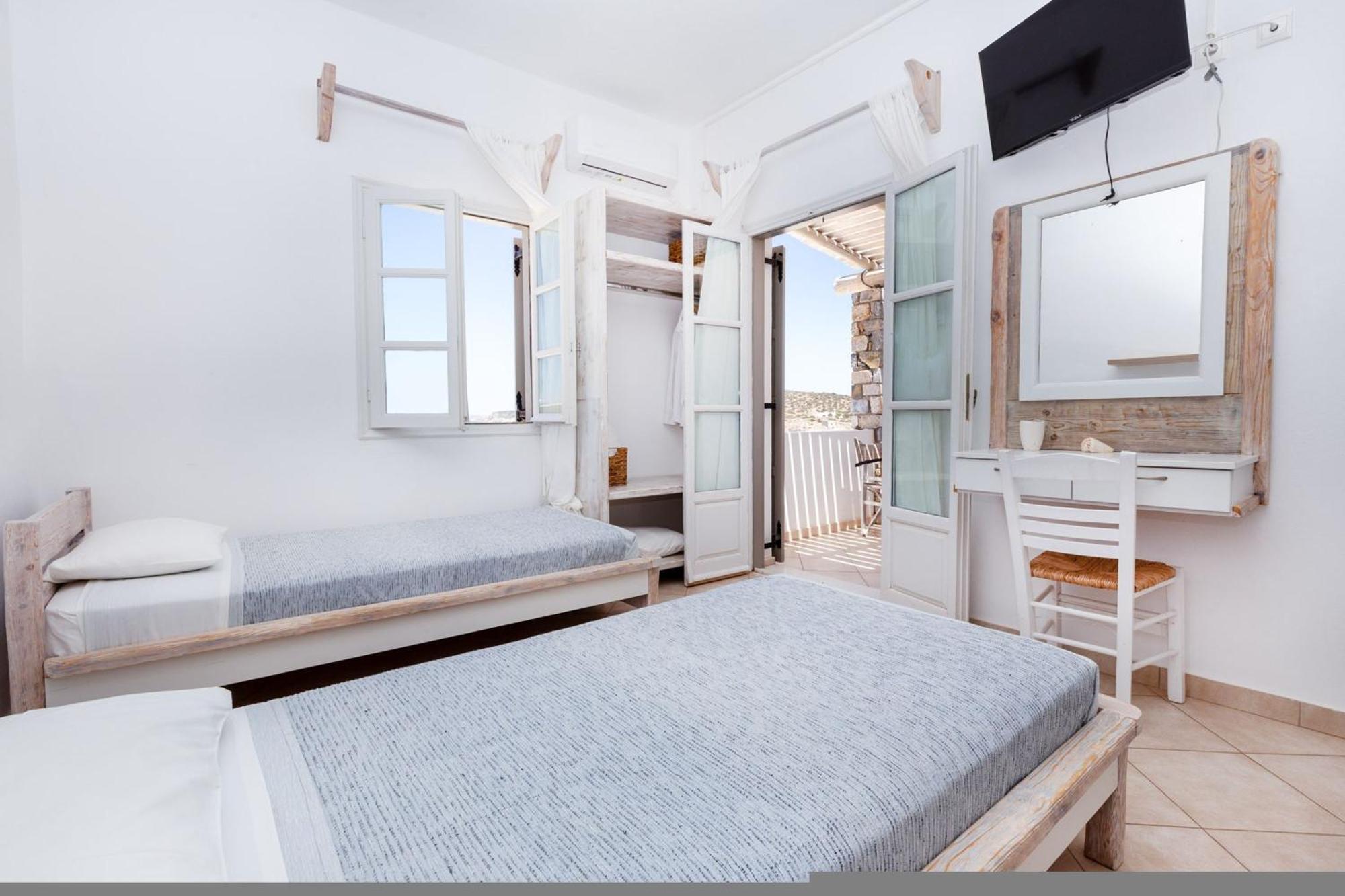 Harama Hotel Schinousa Schoinoussa エクステリア 写真